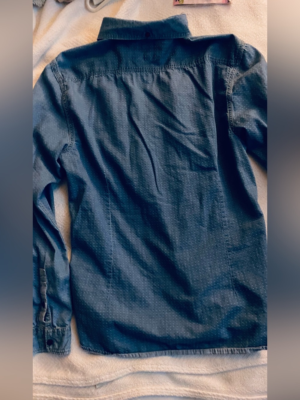 Cotton Blue Denim Shirt, Can be worn by either a Women or Man. Size L - Picture 7 of 8